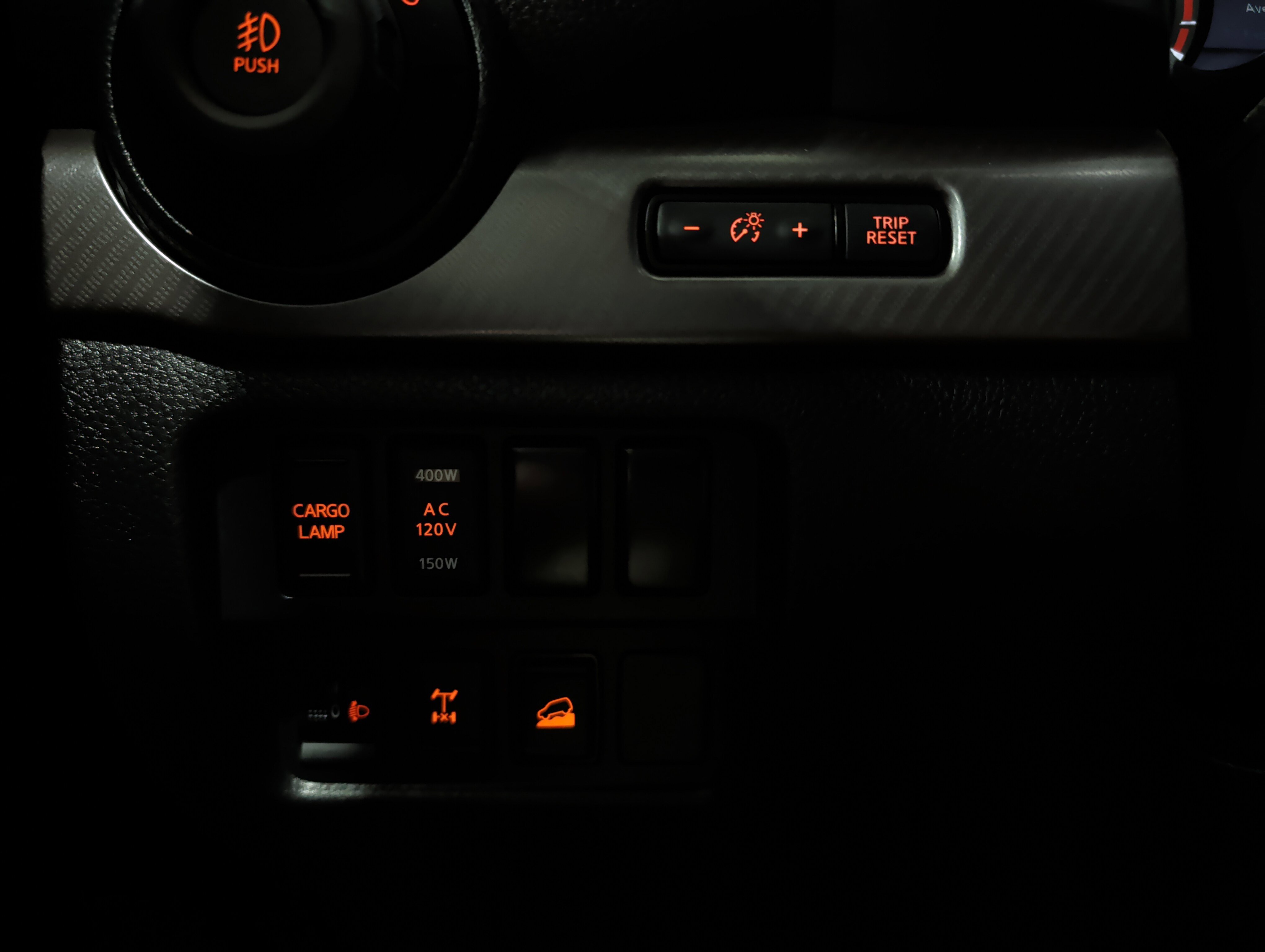 Used 2020 Nissan Titan PRO-4X w/ Pro-4x Convenience Package image 11