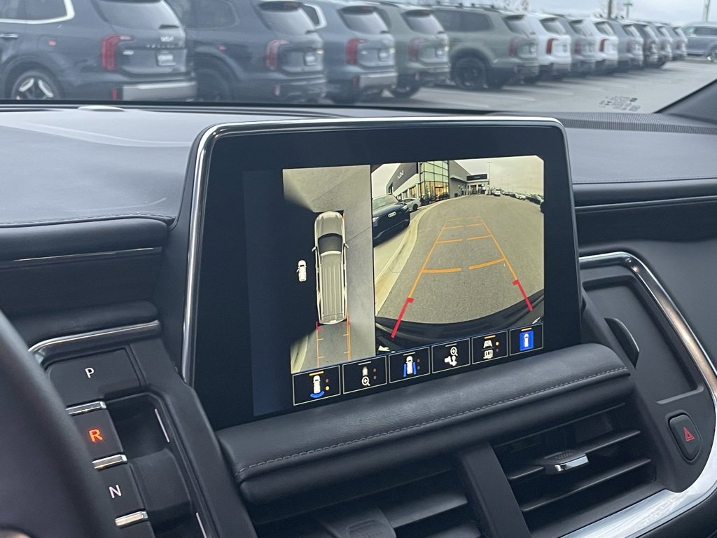 Used 2023 Chevrolet Suburban Z71 w/ Luxury Package image 17