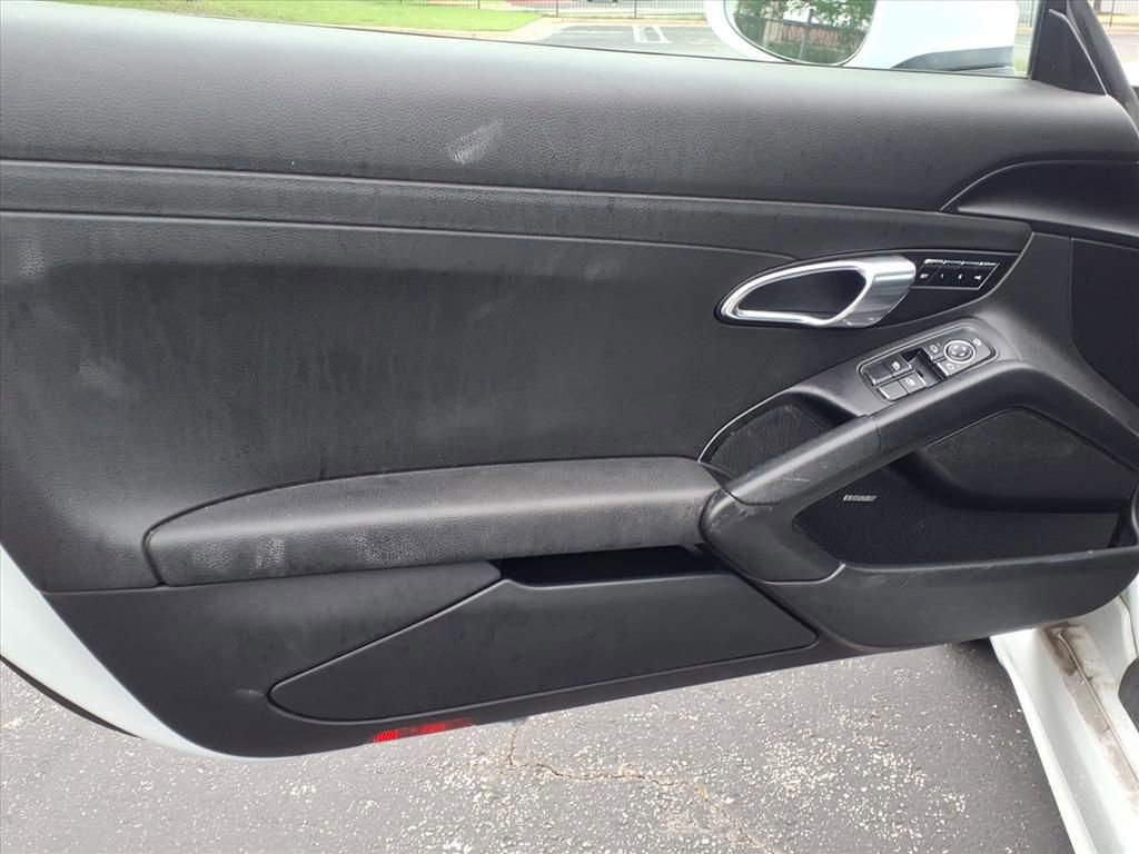 Used 2018 Porsche 718 Cayman RWD image 15