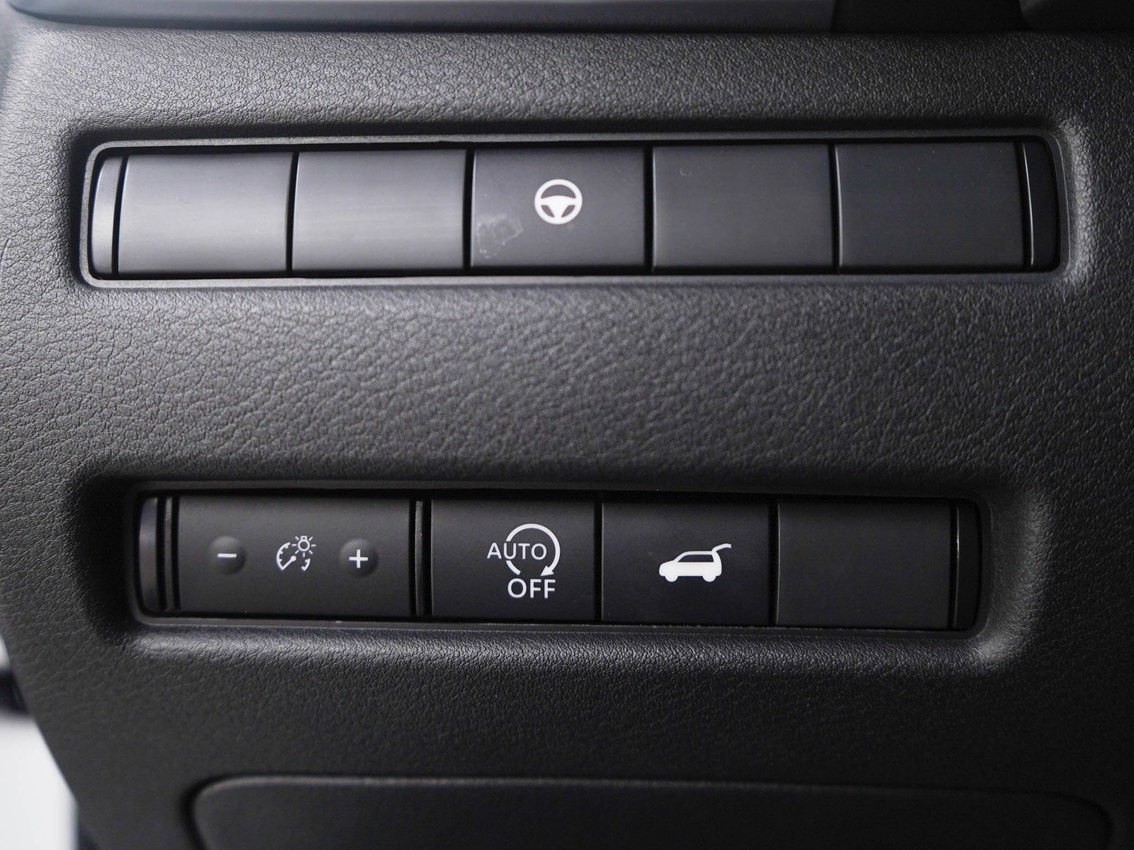 Used 2025 Nissan Rogue SV image 24