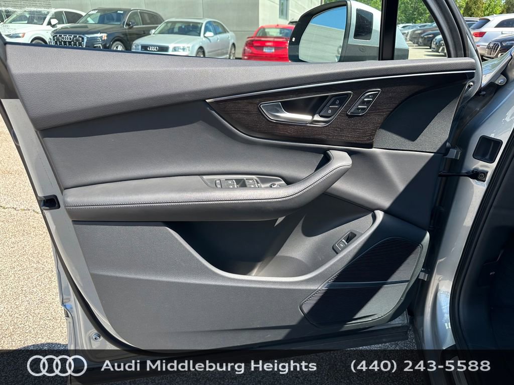 Certified 2023 Audi Q7 2.0T Premium Plus w/ Premium Plus Package AWD/4WD image 29