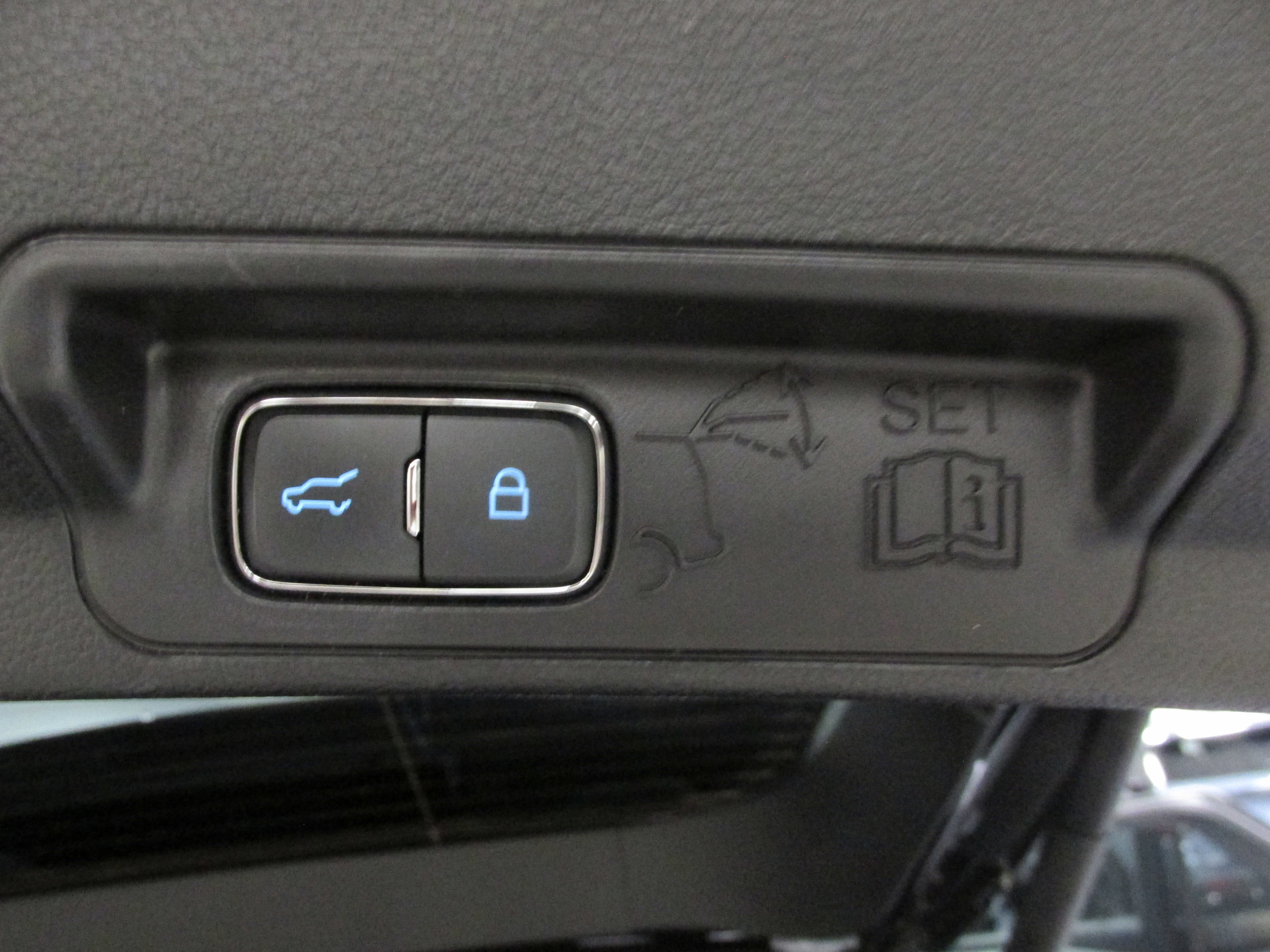 Used 2022 Ford Explorer XLT w/ Equipment Group 202A image 26