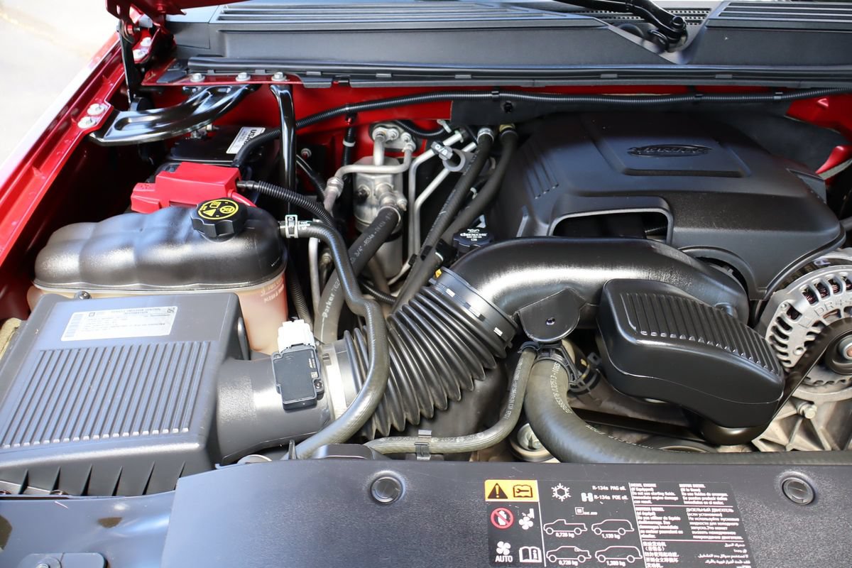 Used 2013 GMC Yukon SLT w/ SLT-2 Equipment Package AWD/4WD image 38