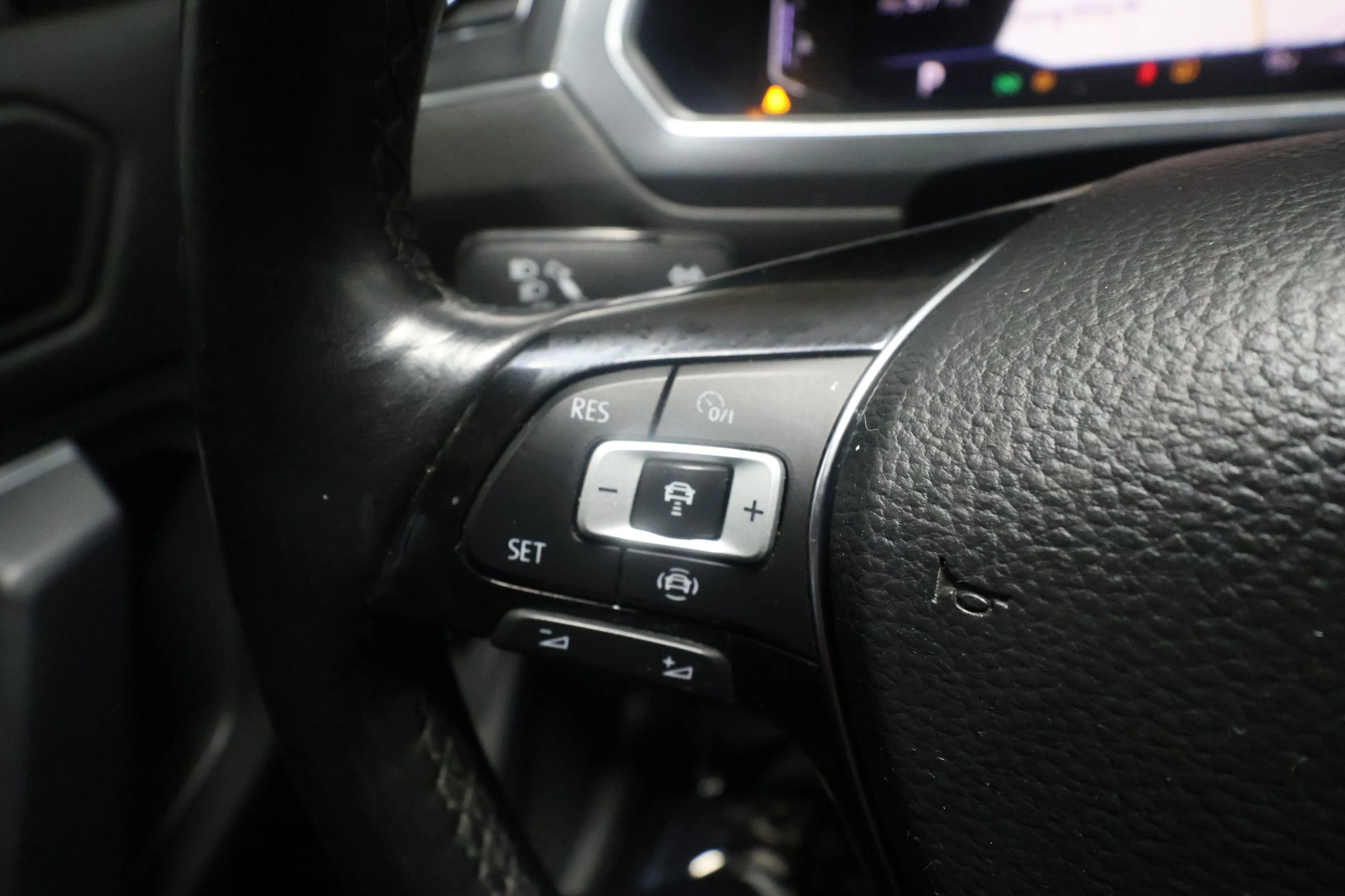 Used 2019 Volkswagen Tiguan SE image 20