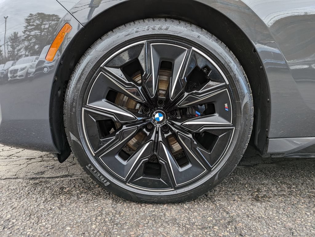 Used 2023 BMW 760i xDrive AWD/4WD image 51