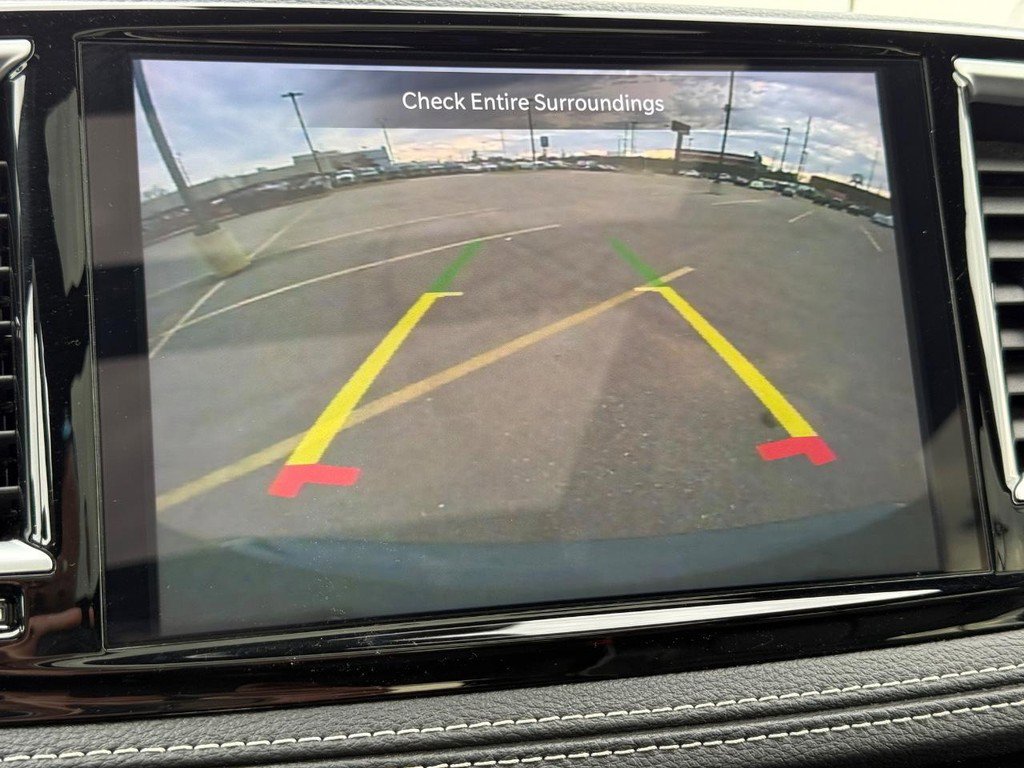 Used 2025 Chrysler Pacifica Limited image 20