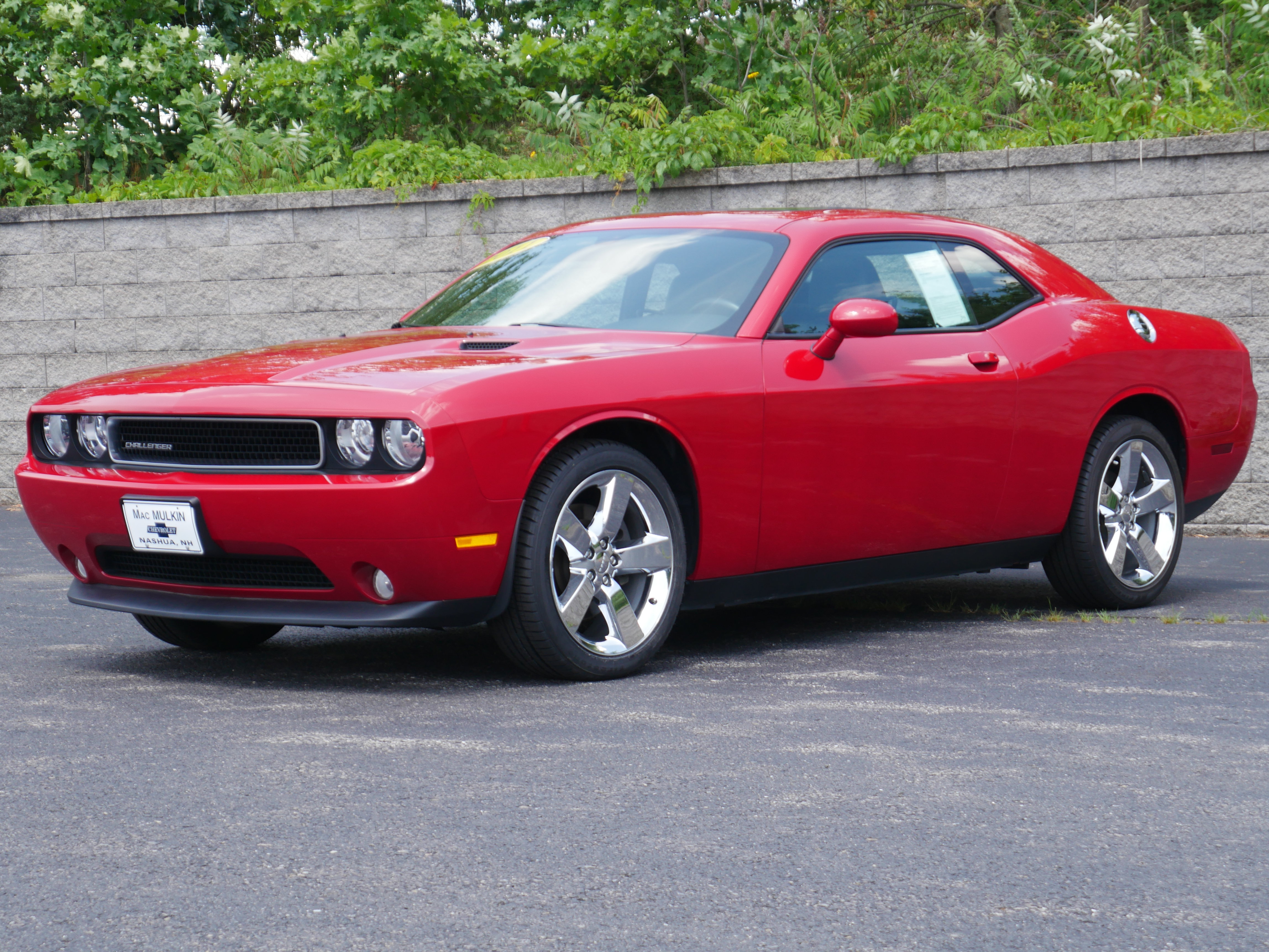 Used 2011 Dodge Challenger RWD image 1