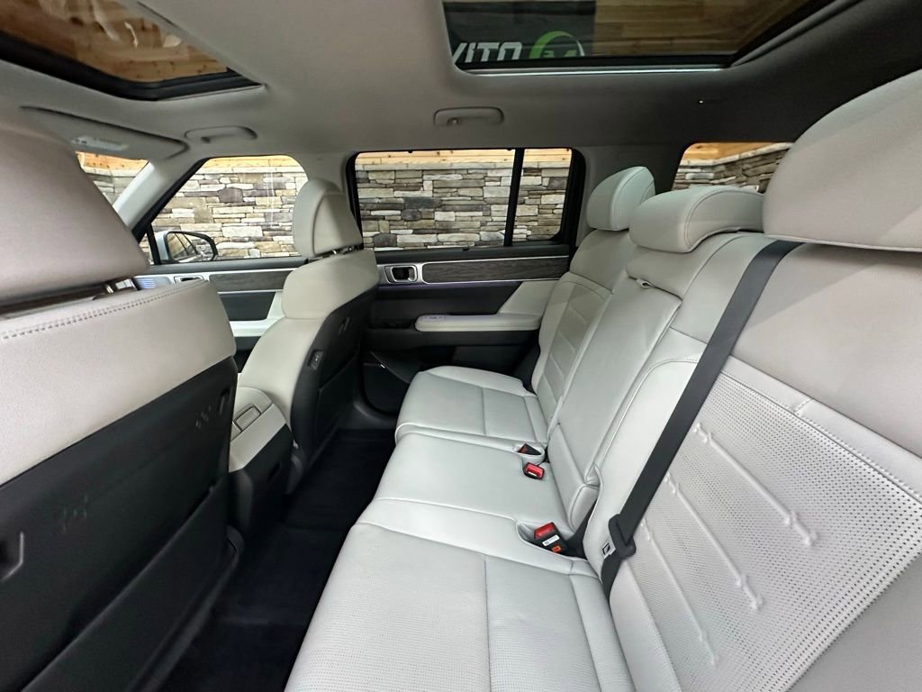 Used 2024 Hyundai Santa Fe Limited image 29