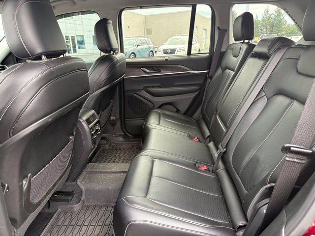Used 2023 Jeep Grand Cherokee Limited w/ Luxury Tech Group II AWD/4WD image 18