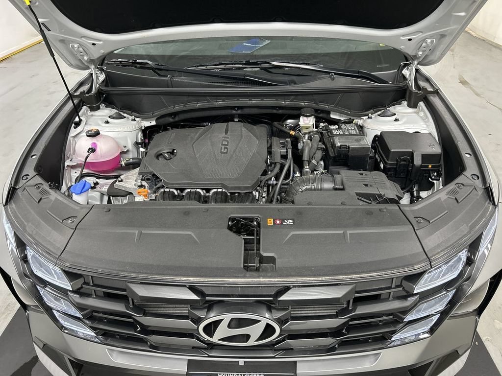 Used 2025 Hyundai Tucson SE AWD/4WD image 23
