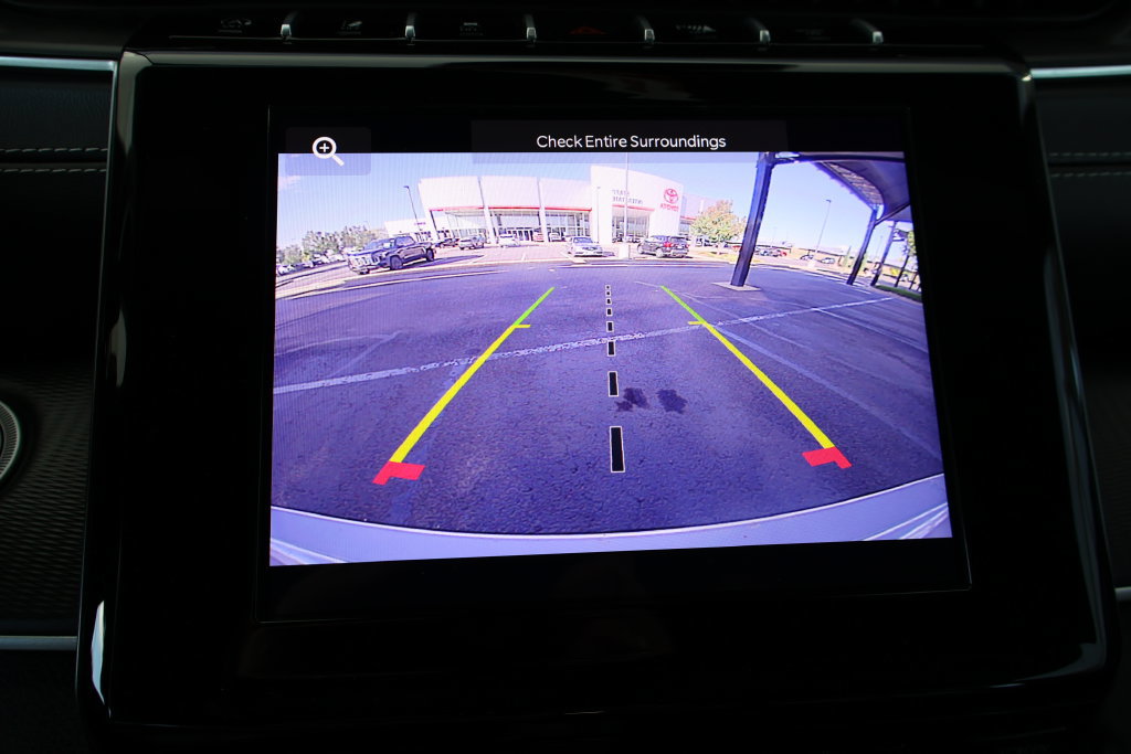 Used 2025 Jeep Grand Cherokee Altitude AWD/4WD image 37