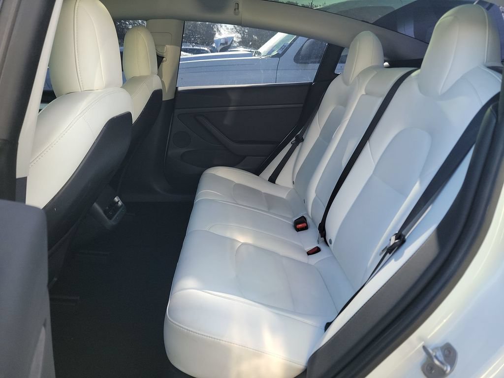 Used 2022 Tesla Model 3 Standard Range RWD image 4