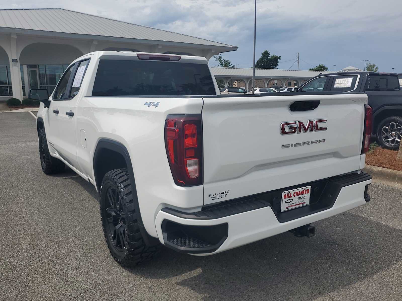 Used 2026 GMC Sierra 1500 Pro w/ Graphite Edition AWD/4WD image 3