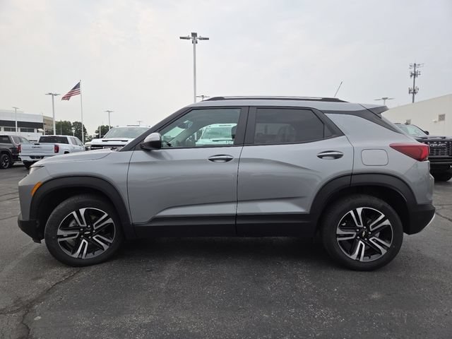 Used 2023 Chevrolet TrailBlazer LT w/ Convenience Package AWD/4WD image 13