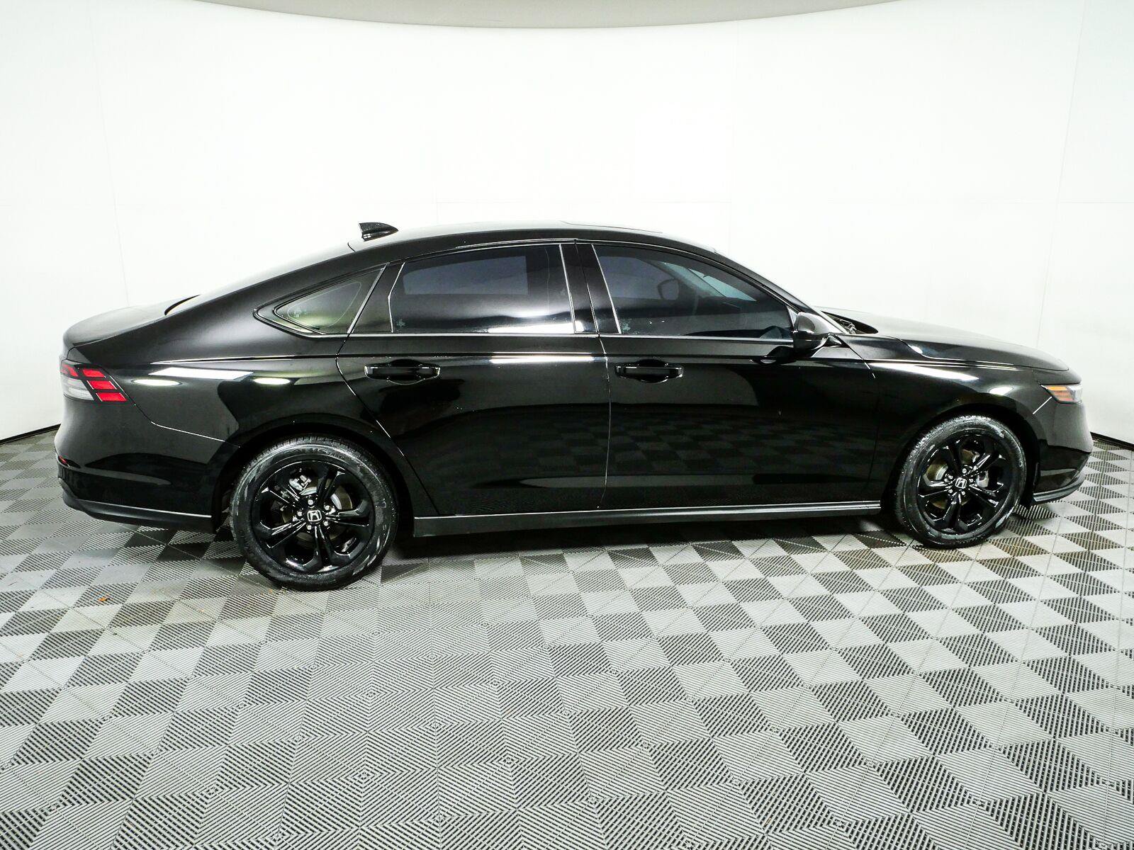 Used 2025 Honda Accord SE image 27