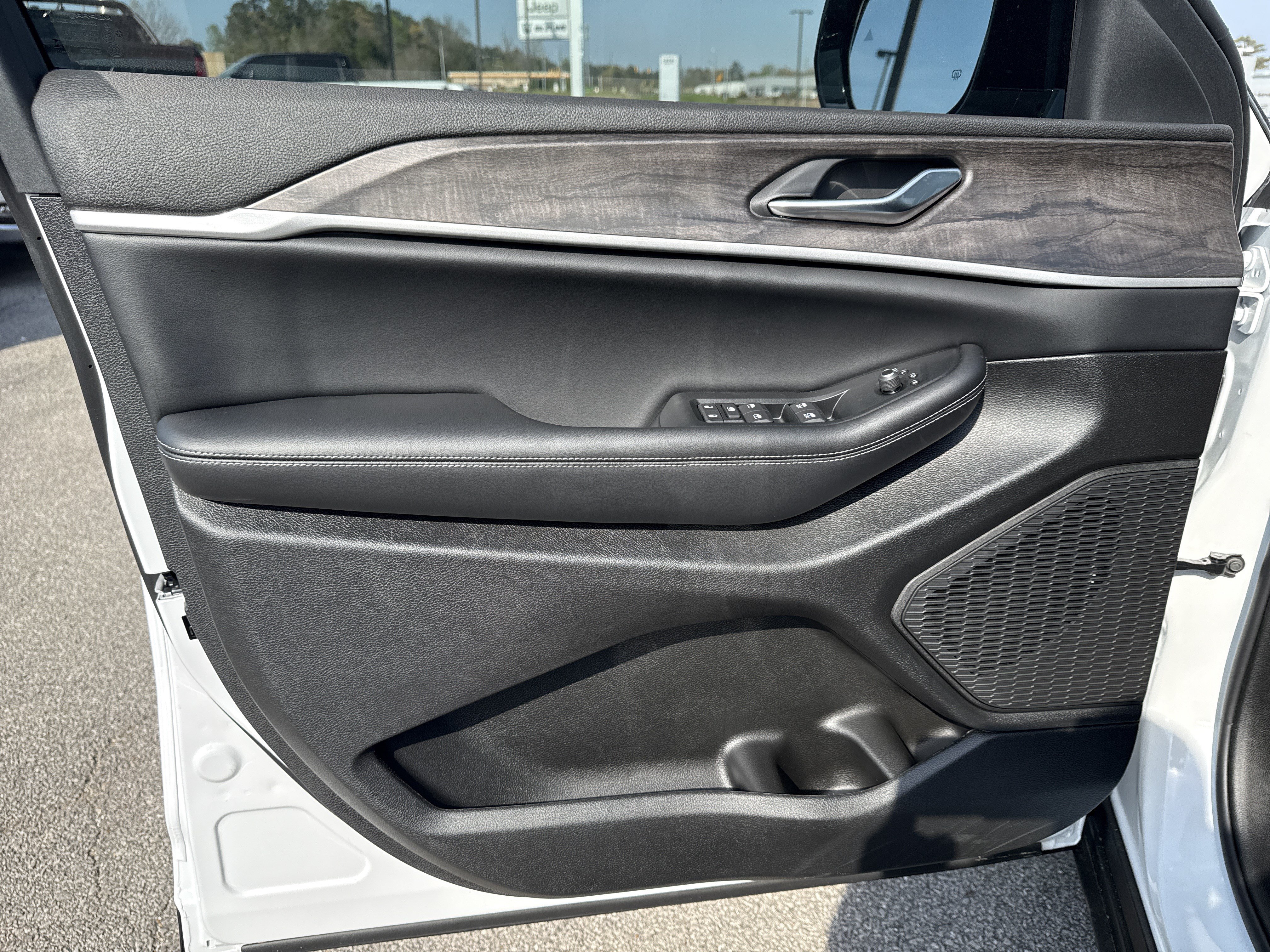 New 2026 Jeep Grand Cherokee Altitude RWD image 11