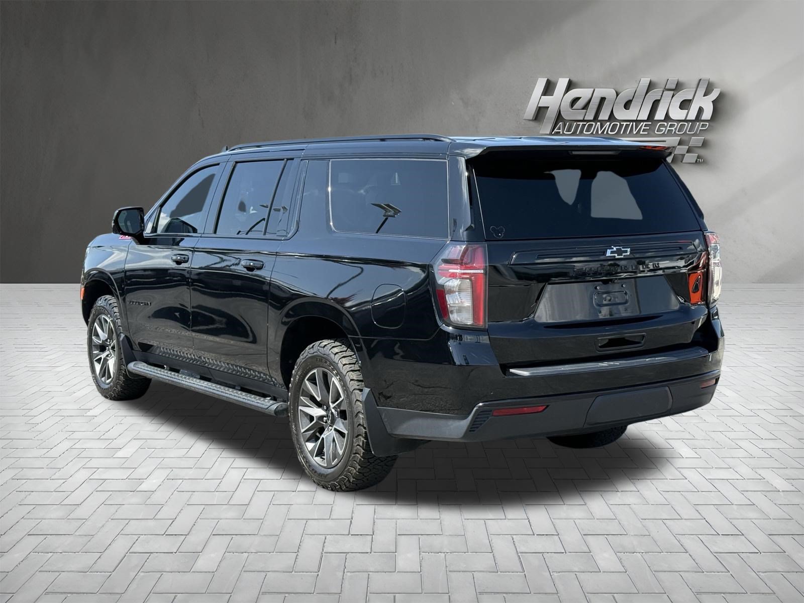 Used 2023 Chevrolet Suburban Z71 w/ Z71 Off-Road Package AWD/4WD image 8