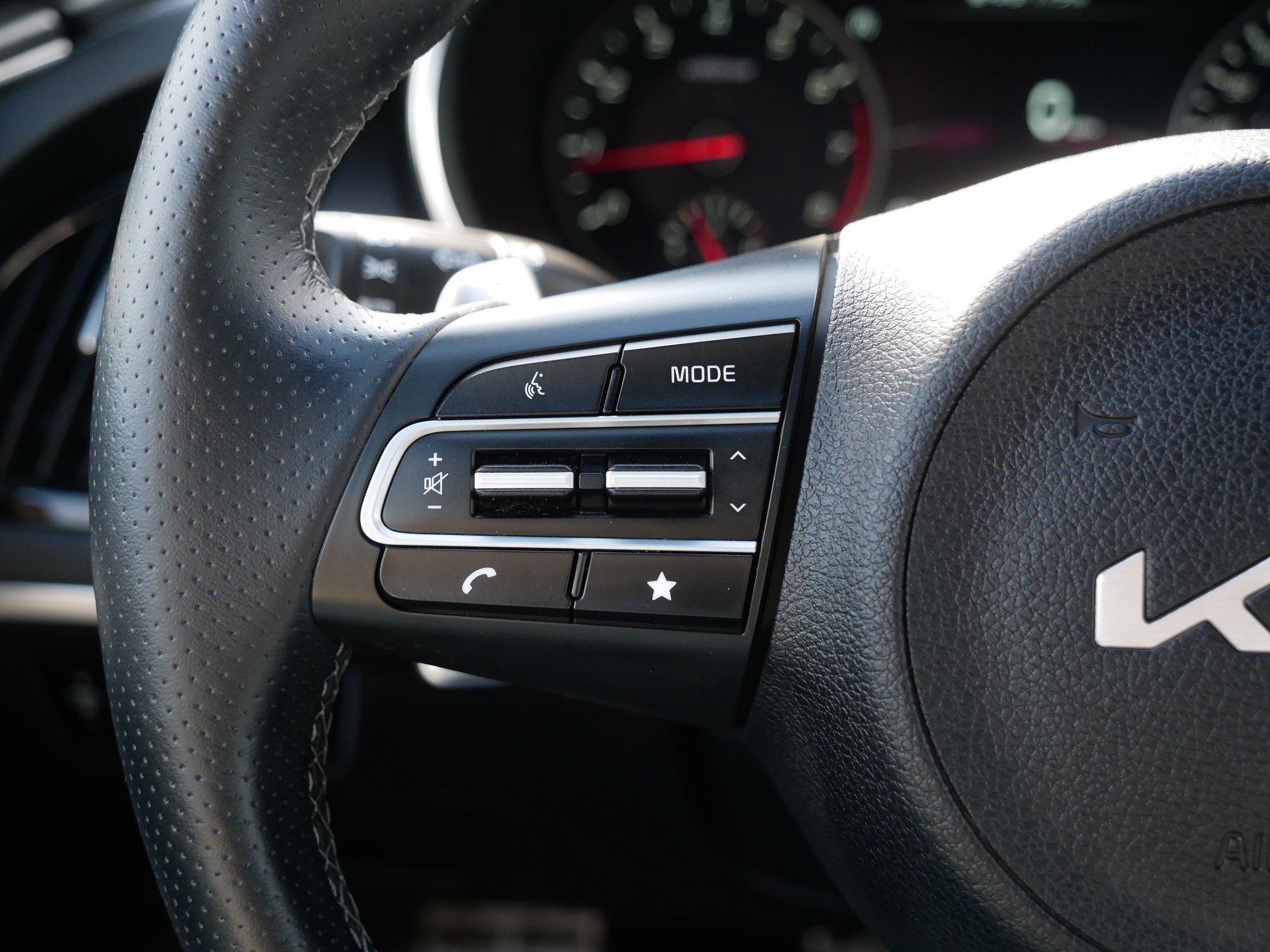 Certified 2023 Kia Stinger GT2 image 31