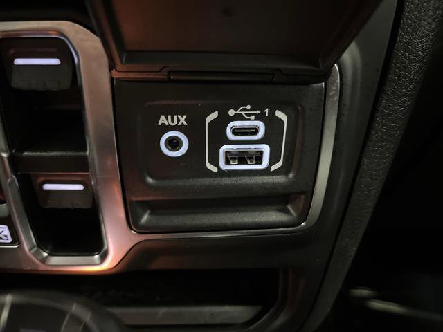 Used 2024 Jeep Wrangler Unlimited image 21