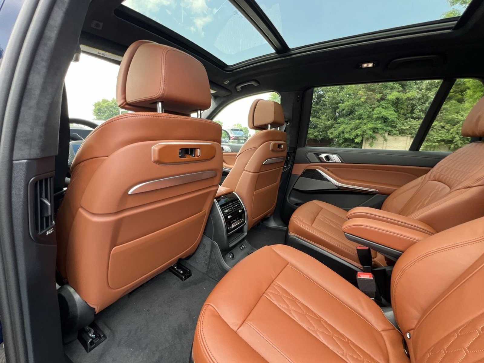 New 2027 BMW X7 xDrive40i w/ M Sport Package AWD/4WD image 23