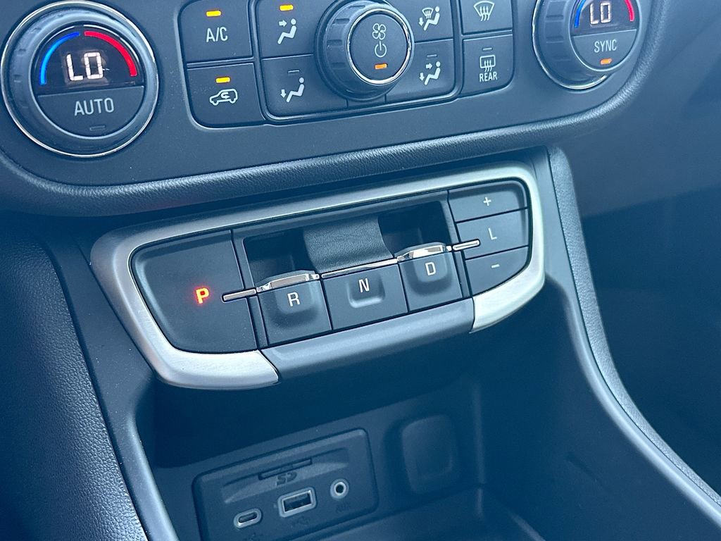 New 2024 GMC Terrain SLE w/ Driver Convenience Package FWD image 22