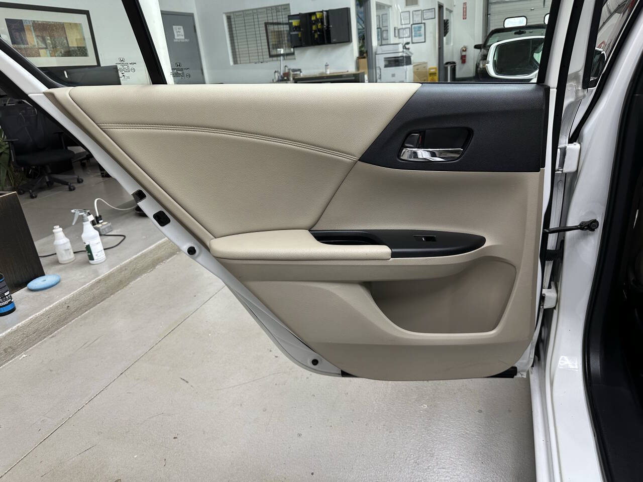 Used 2014 Honda Accord Touring image 12