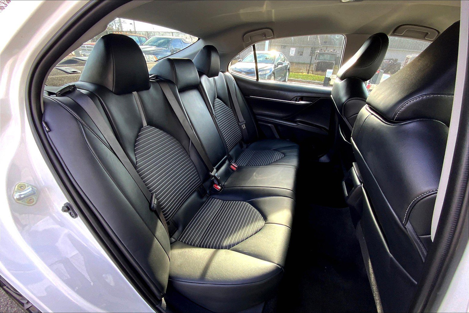 Used 2022 Toyota Camry SE FWD image 31