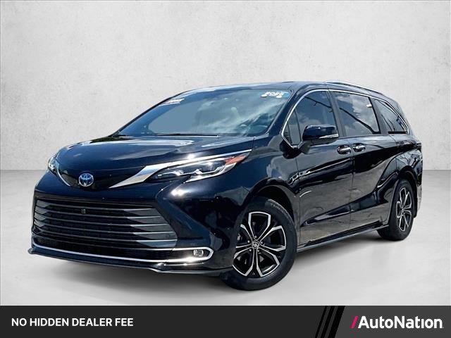 Used 2025 Toyota Sienna Platinum AWD/4WD image 1