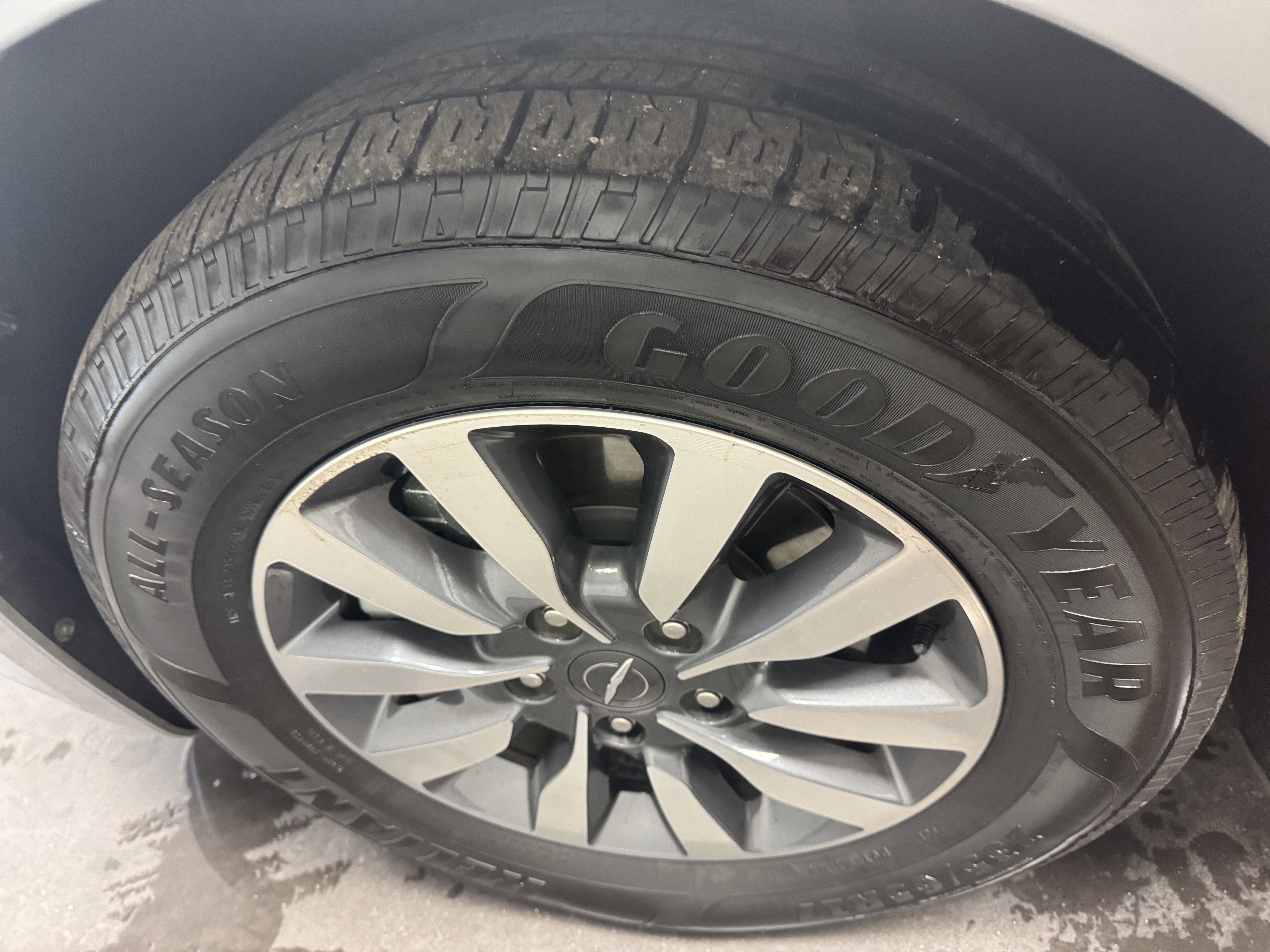 Used 2021 Chrysler Pacifica Touring-L image 10