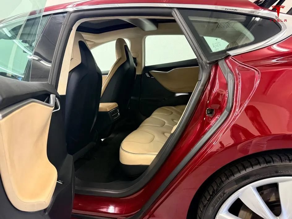 Used 2012 Tesla Model S Signature Performance RWD image 26