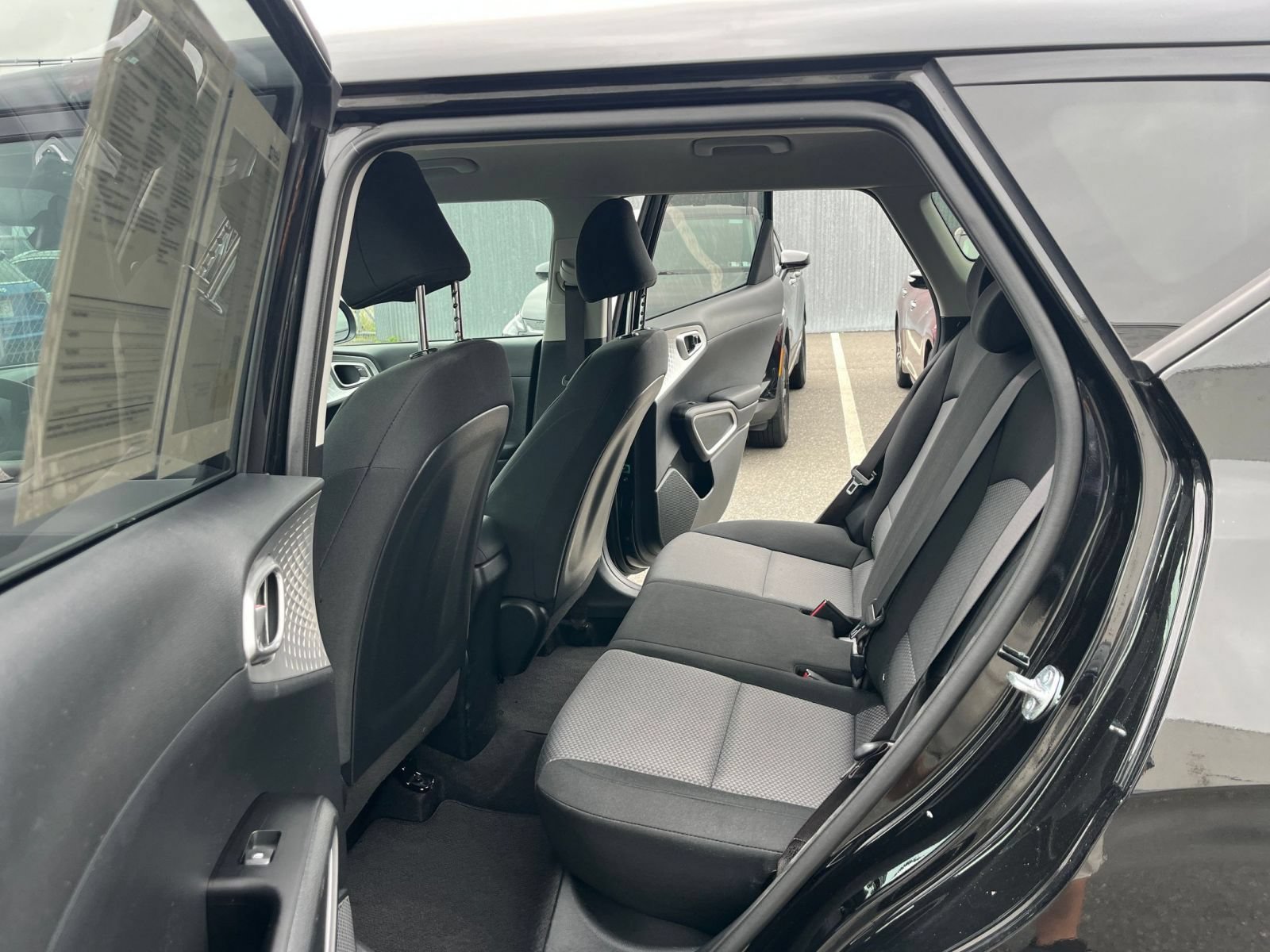 Used 2025 Kia Soul LX w/ LX Technology Package FWD image 22