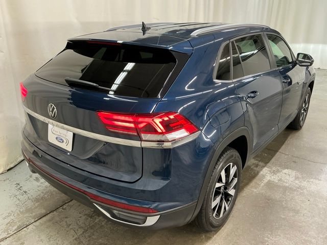 Used 2021 Volkswagen Atlas Cross Sport SE FWD image 3