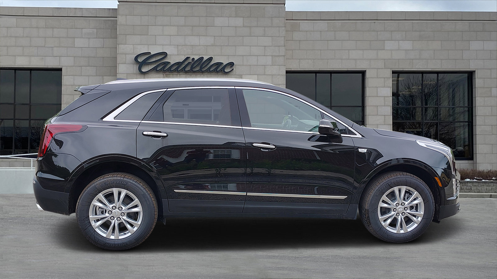 New 2025 Cadillac XT5 Luxury w/ LPO, Floor Liner Package image 2