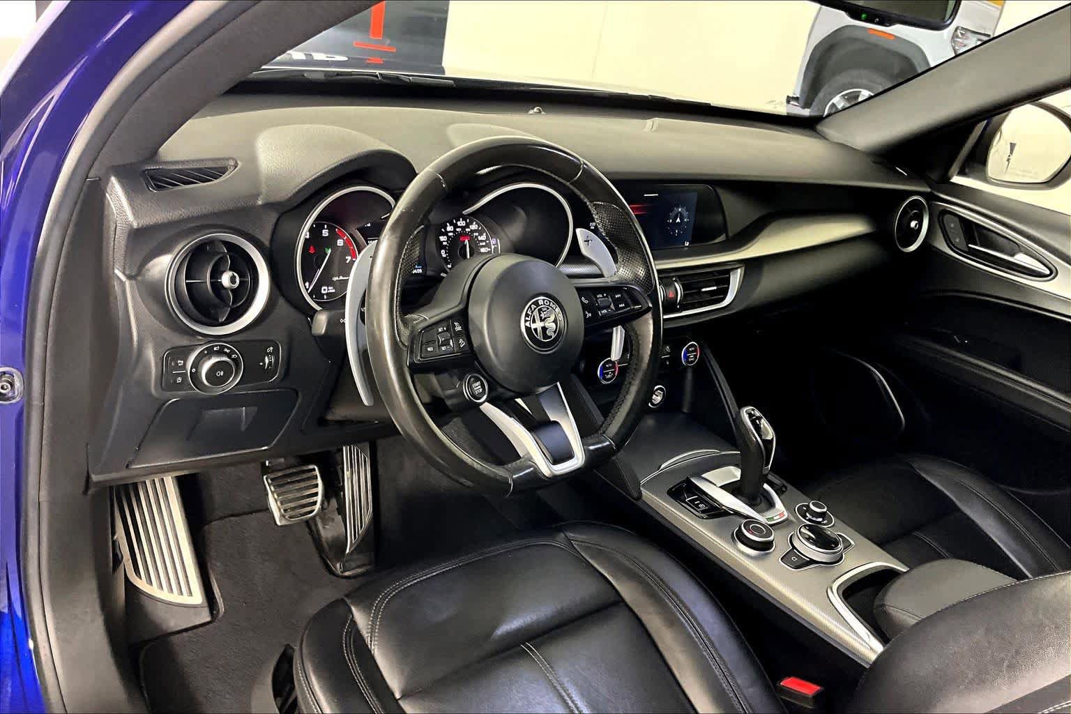 Used 2020 Alfa Romeo Stelvio Sport w/ Quick Order Package 22J Sport image 16