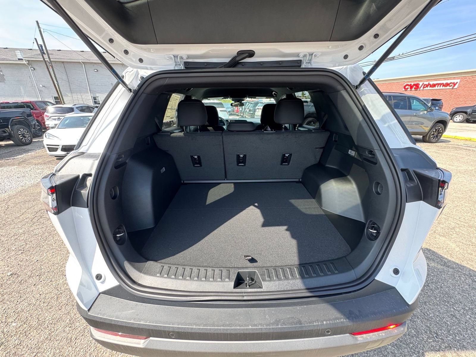 New 2027 Chevrolet Equinox LT FWD image 28