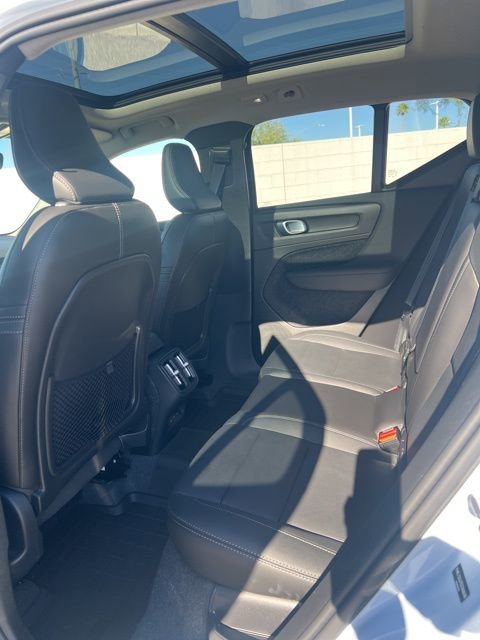 New 2025 Volvo XC40 B5 Core w/ Climate Package image 24