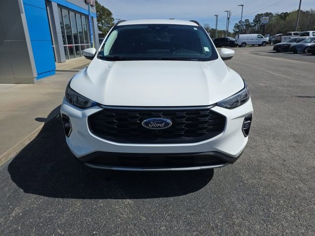 Used 2023 Ford Escape Platinum w/ Class II Trailer Tow Package image 8