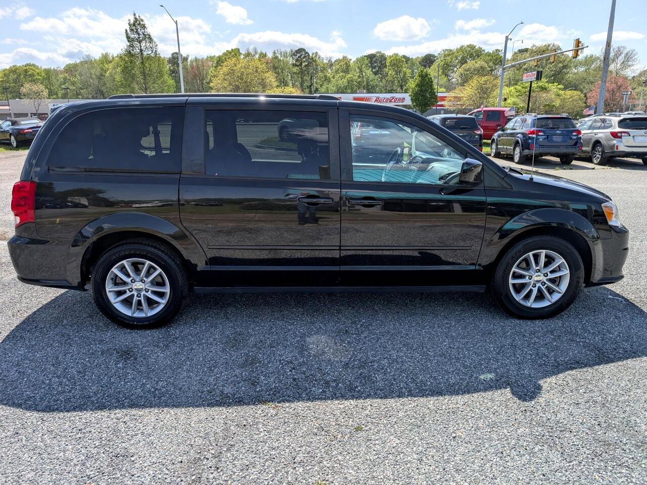 Used 2015 Dodge Grand Caravan SXT image 9