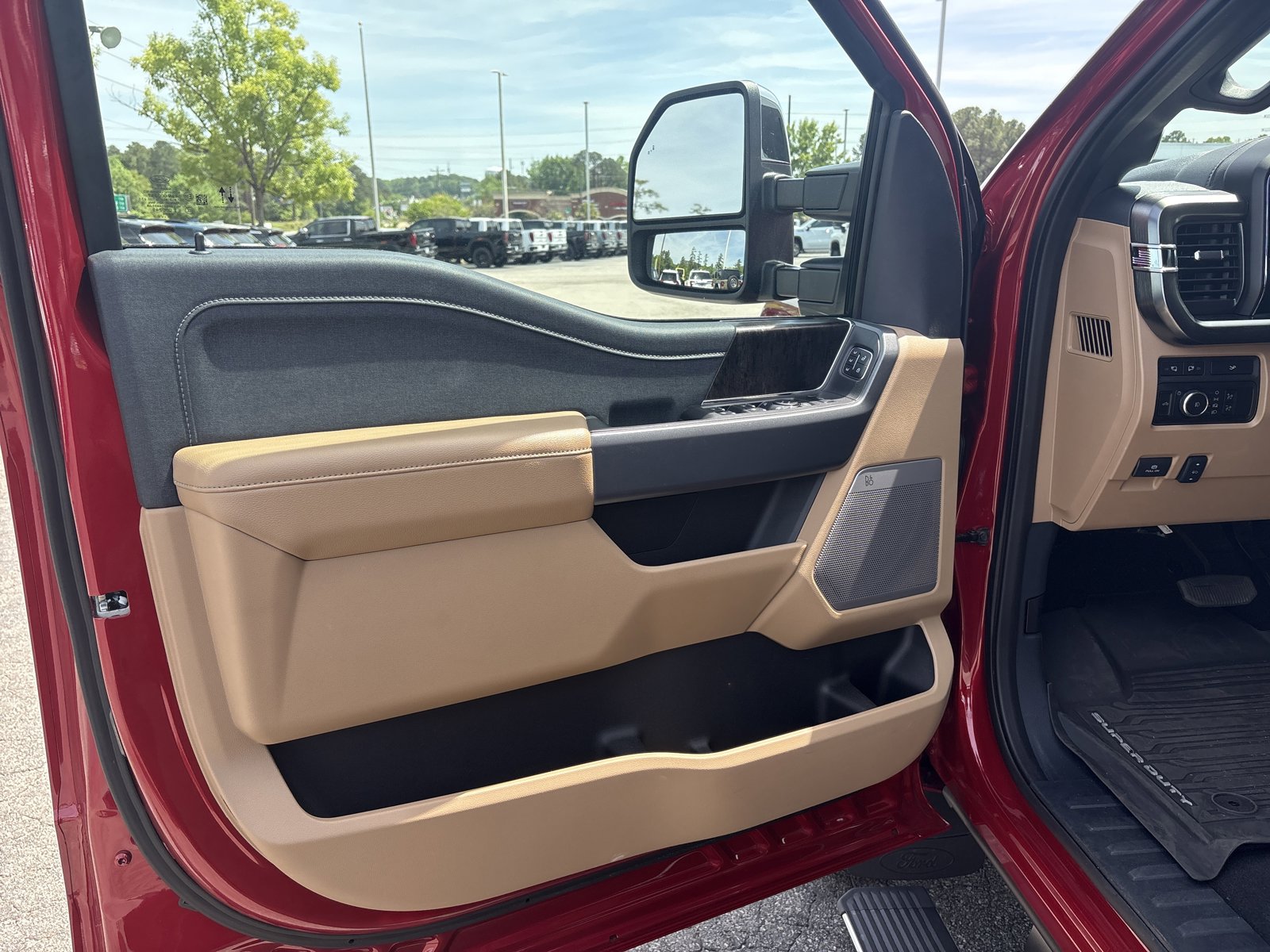 Used 2024 Ford F250 Lariat w/ Lariat Ultimate Package image 14