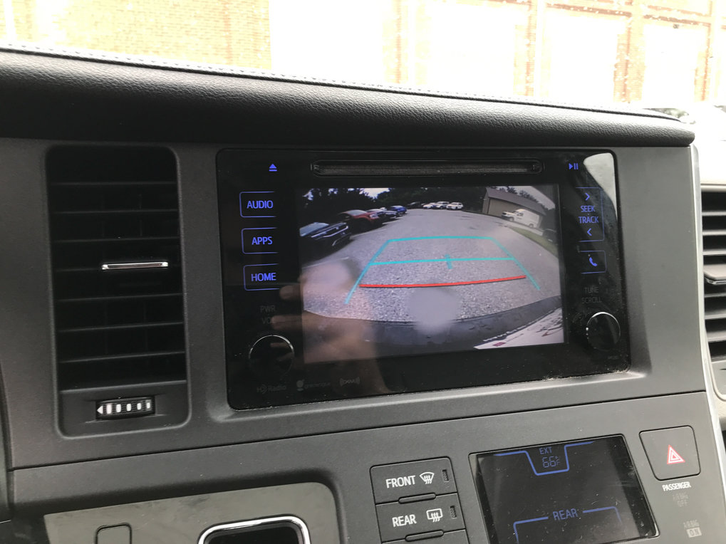 Used 2017 Toyota Sienna XLE FWD image 19