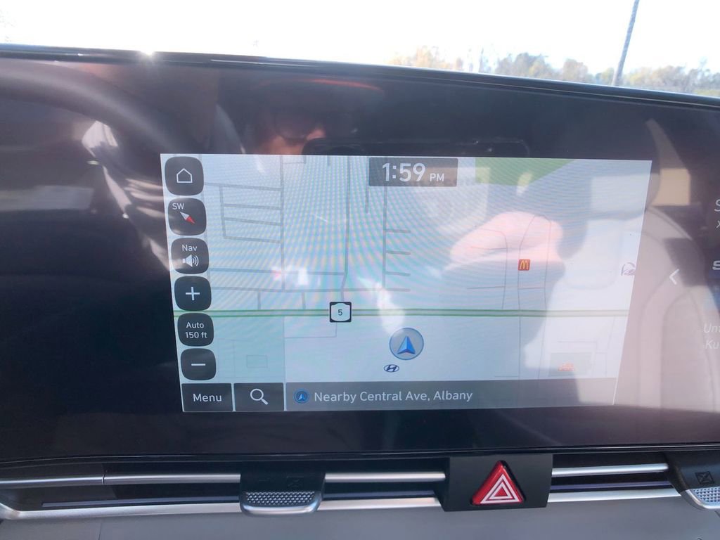 New 2025 Hyundai Elantra Limited image 19