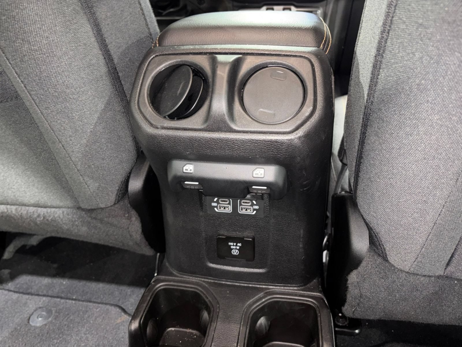 Used 2025 Jeep Wrangler Unlimited Sahara AWD/4WD image 20
