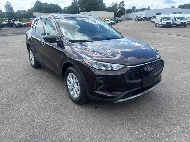 Used 2023 Ford Escape Active w/ Tech Pack #1 AWD/4WD image 7