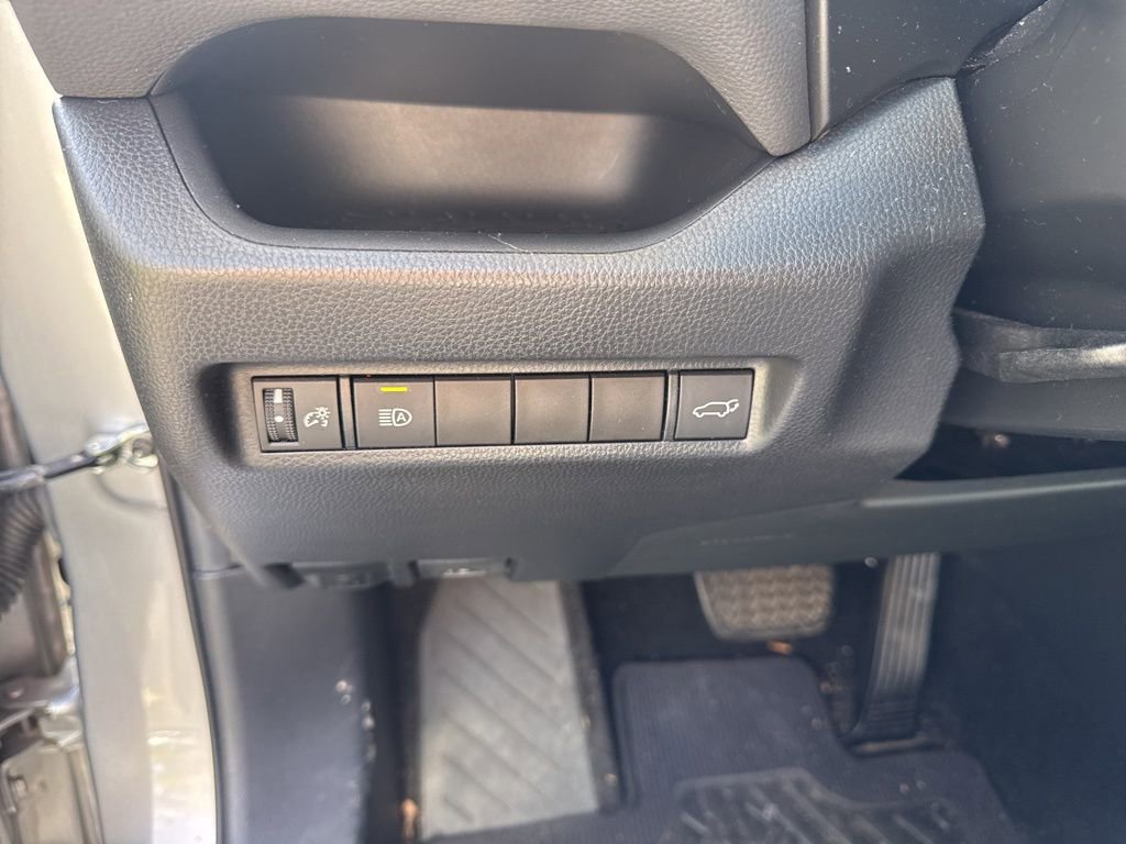 Used 2020 Toyota RAV4 XLE w/ Convenience Package image 8