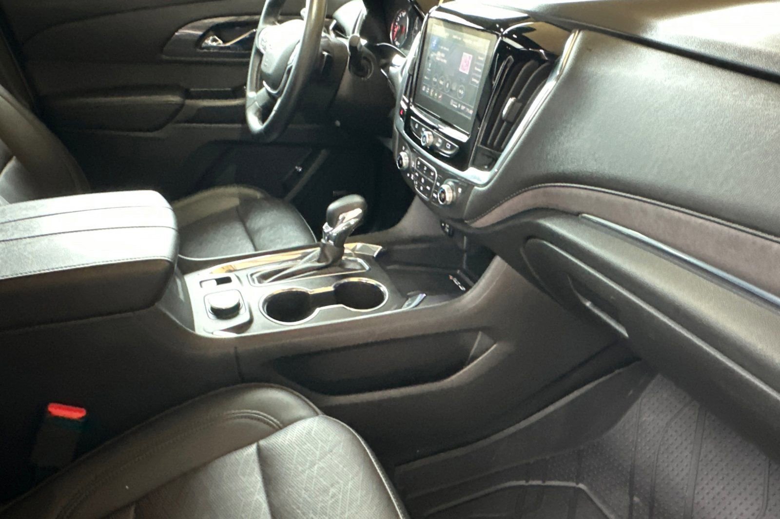 Used 2023 Chevrolet Traverse High Country w/ LPO, Floor Liner Package image 17