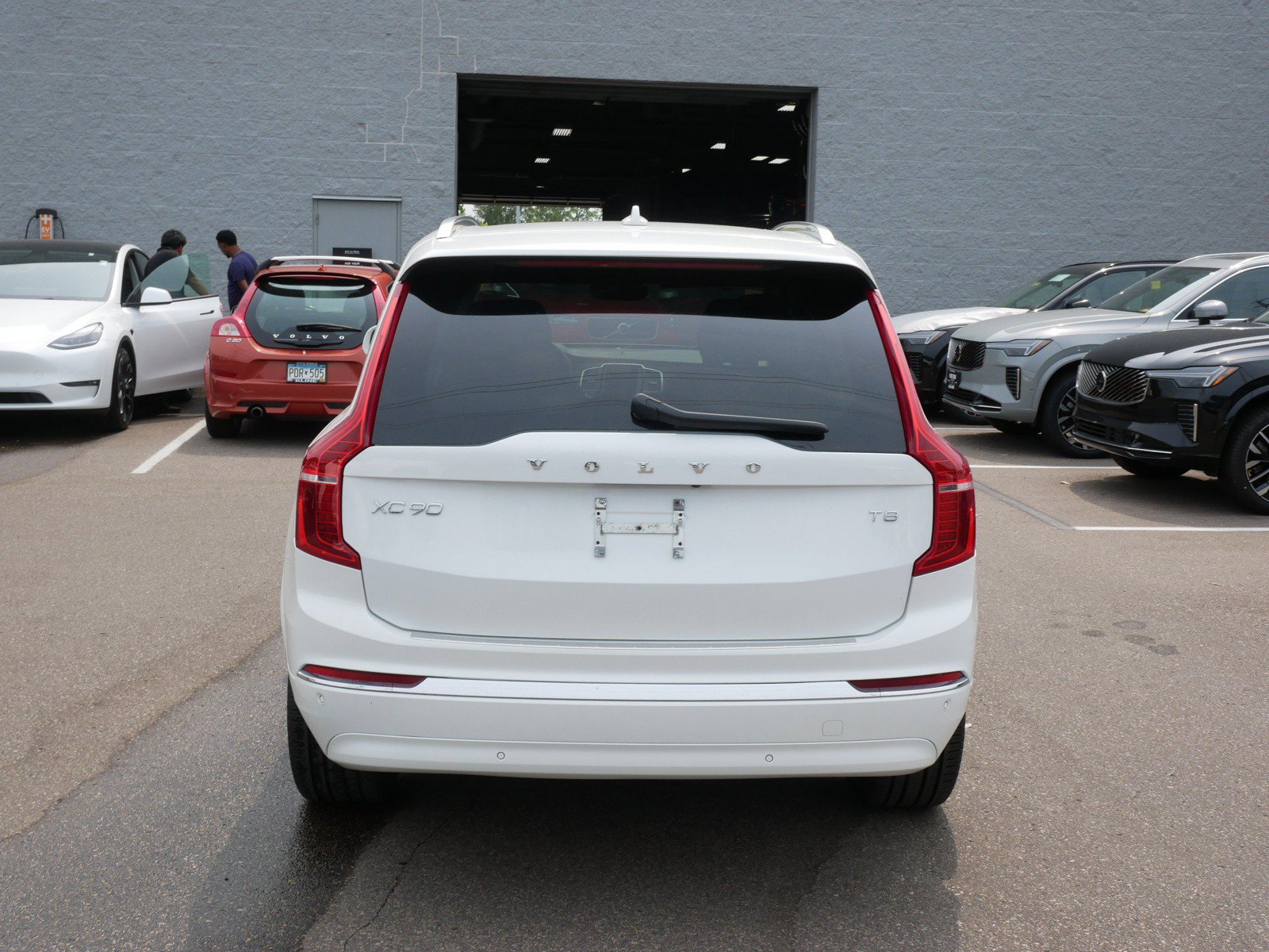 Certified 2025 Volvo XC90 T8 Plus w/ Protection Package Premier AWD/4WD image 6