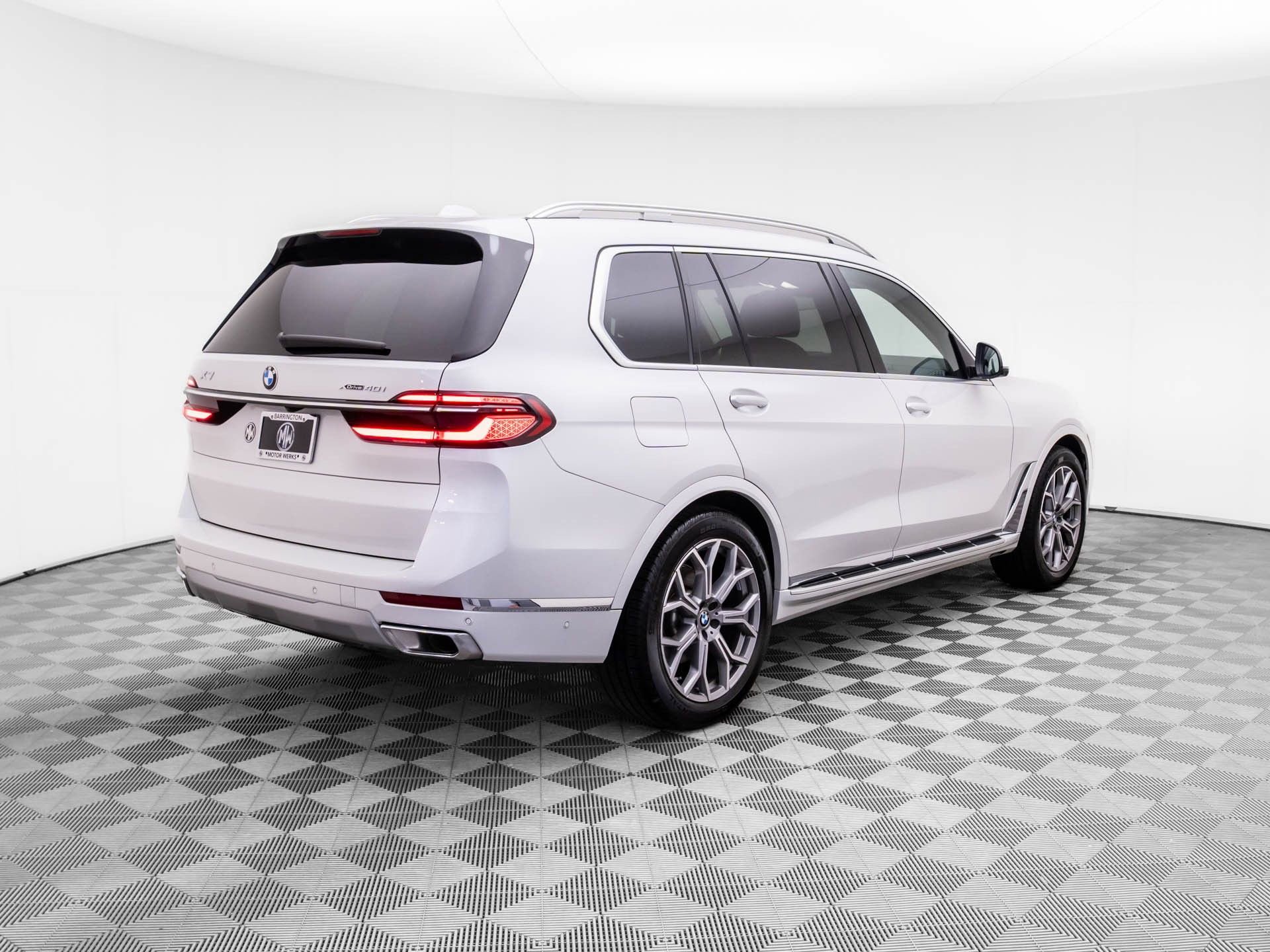 Certified 2025 BMW X7 xDrive40i w/ Executive Package image 5