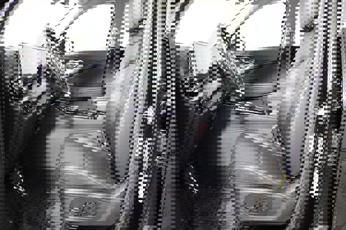 Used 2023 Kia Sportage EX image 7