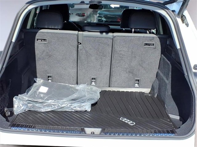 Used 2025 Audi Q5 2.0T Premium w/ Convenience Package image 10