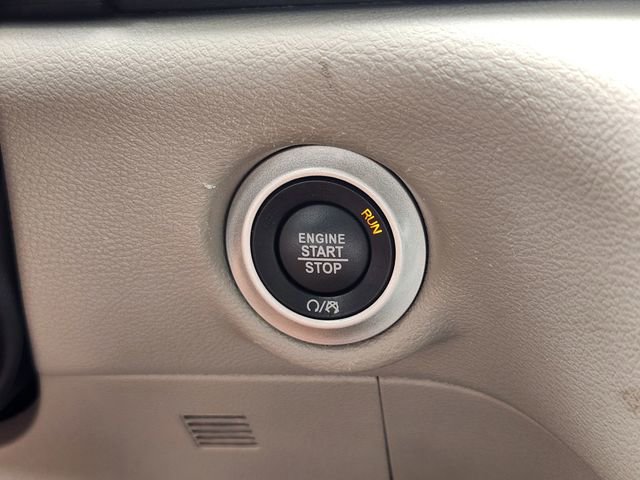 Used 2023 Chrysler Pacifica Touring-L FWD image 21